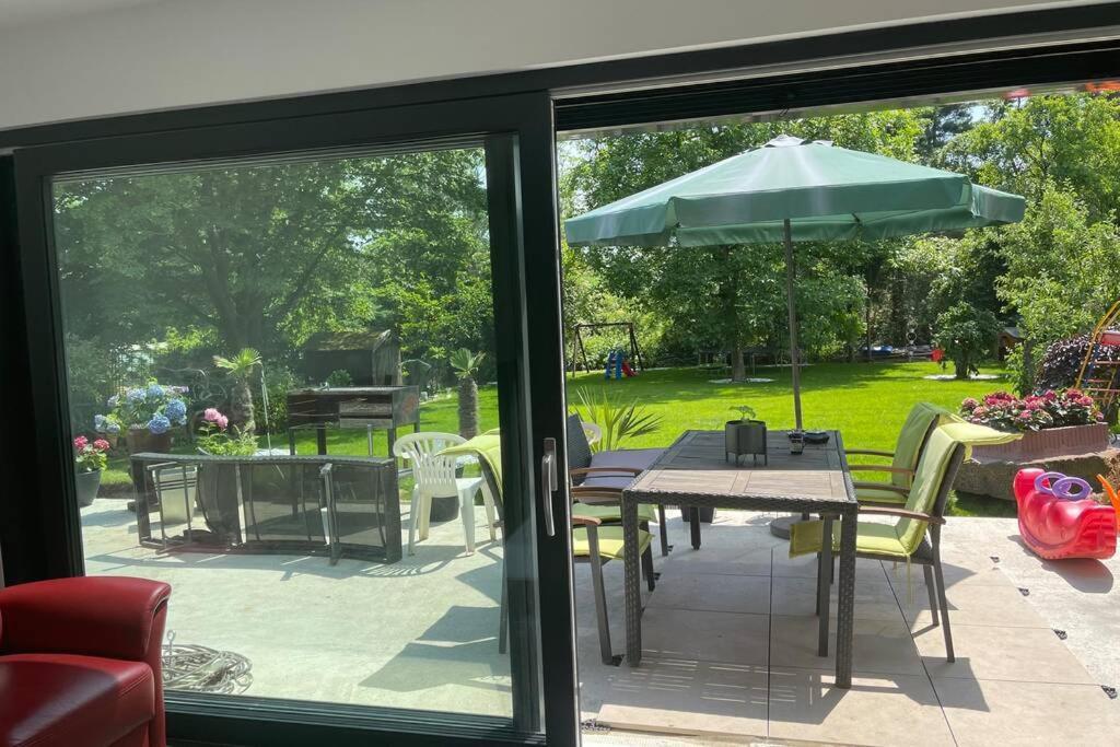 Wunderschoene Terrassenwohnung Mit Blick Ins Gruene! Meerbusch Buitenkant foto